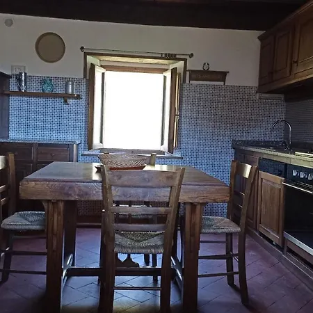 Il Glicine Rustico Garfagnino 度假居 *